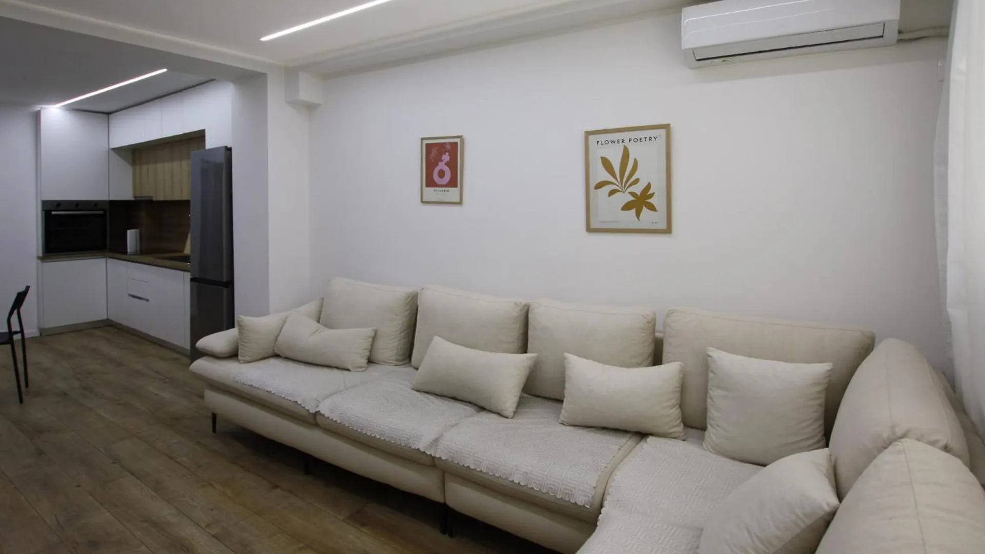 Apartment'S Cosy Tirana Albania